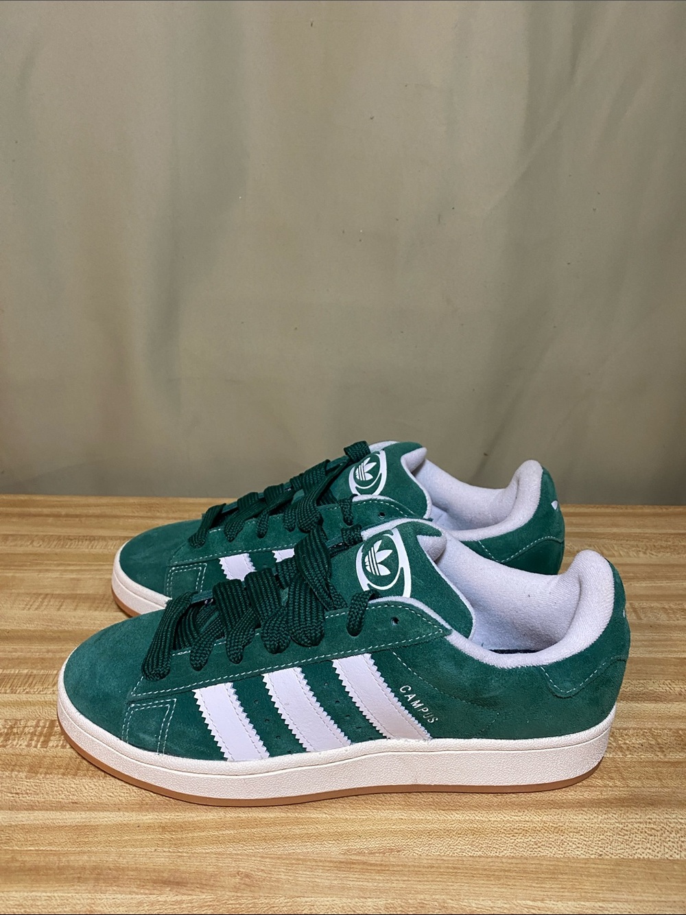 Adidas Mens CAMPUS 00sGreen Suede Shoes size 9